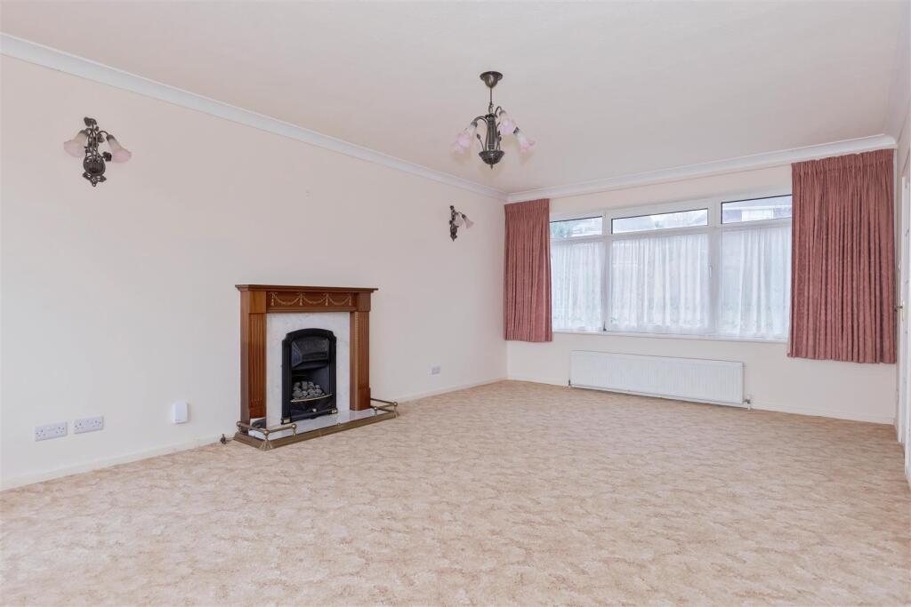 For Sale by Aspire Residential | Longlands Glade