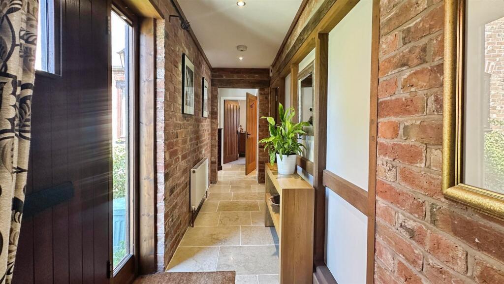 642e7eec--45CB-BEE0-C3D583445049-40577-00000CE348B