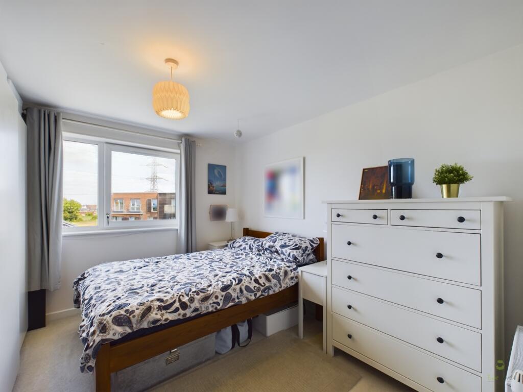 CAM03418G0-PR0090-STILL020