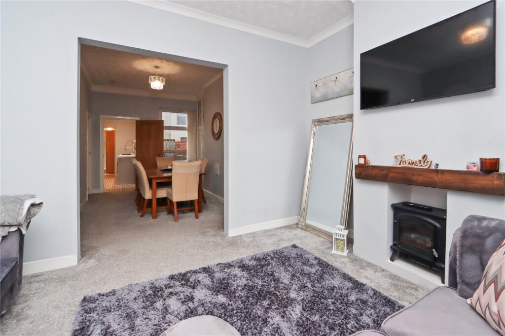 Living Room Pic 3