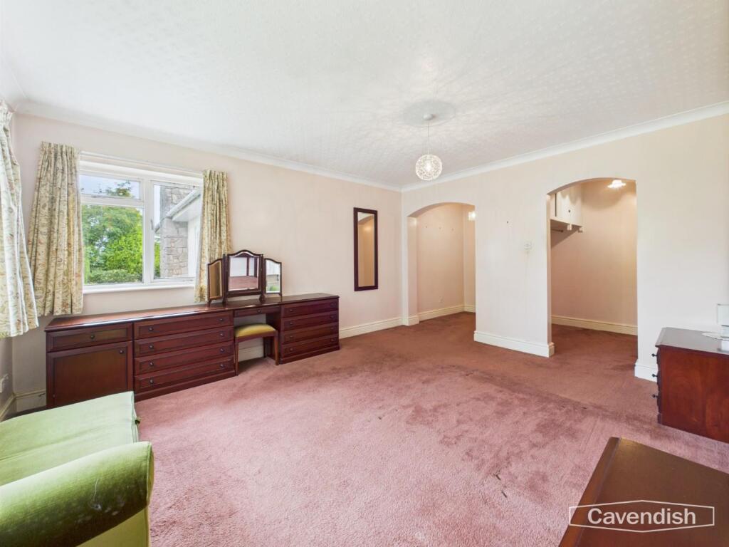 PRINCIPAL BEDROOM SUITE