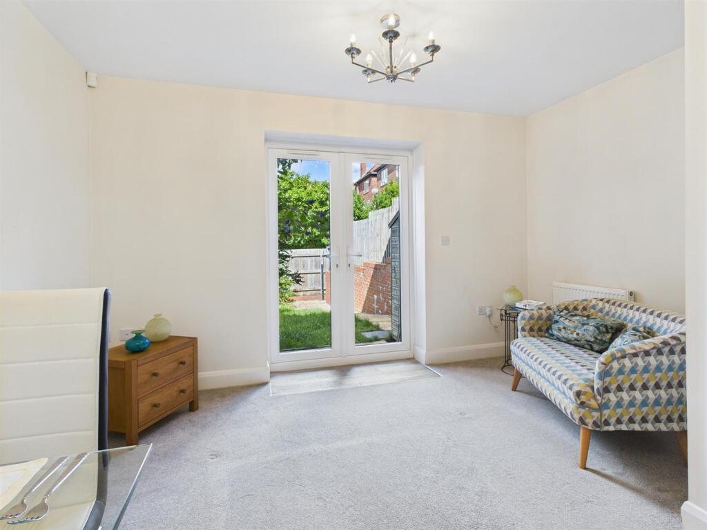 Lounge/Dining Room