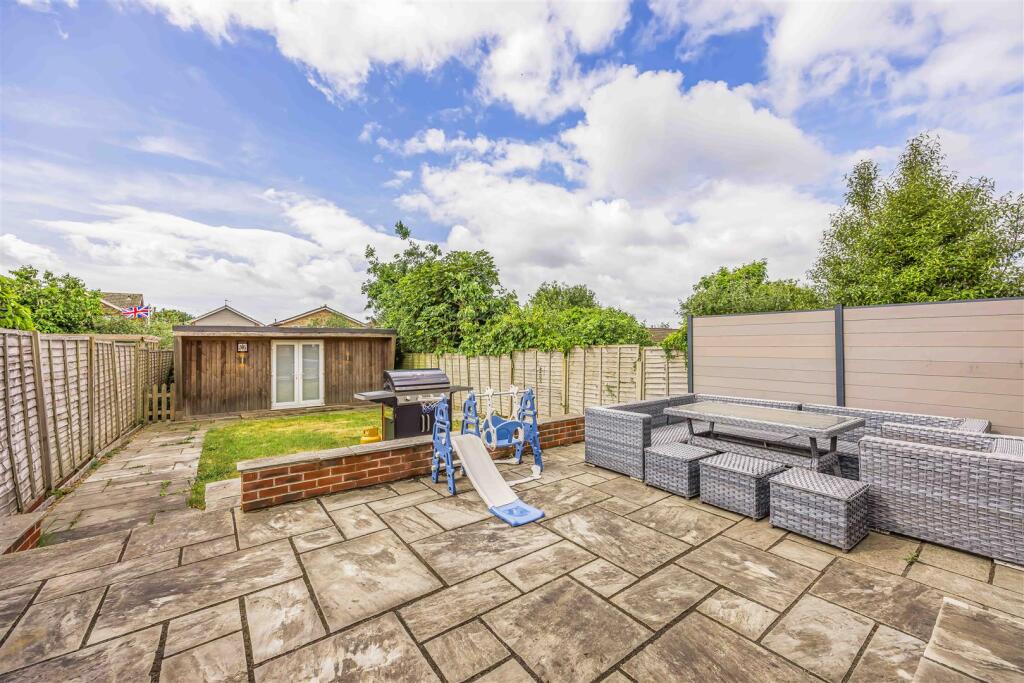 46 Kingscote Road, Waterlooville-Small-PorticoMark