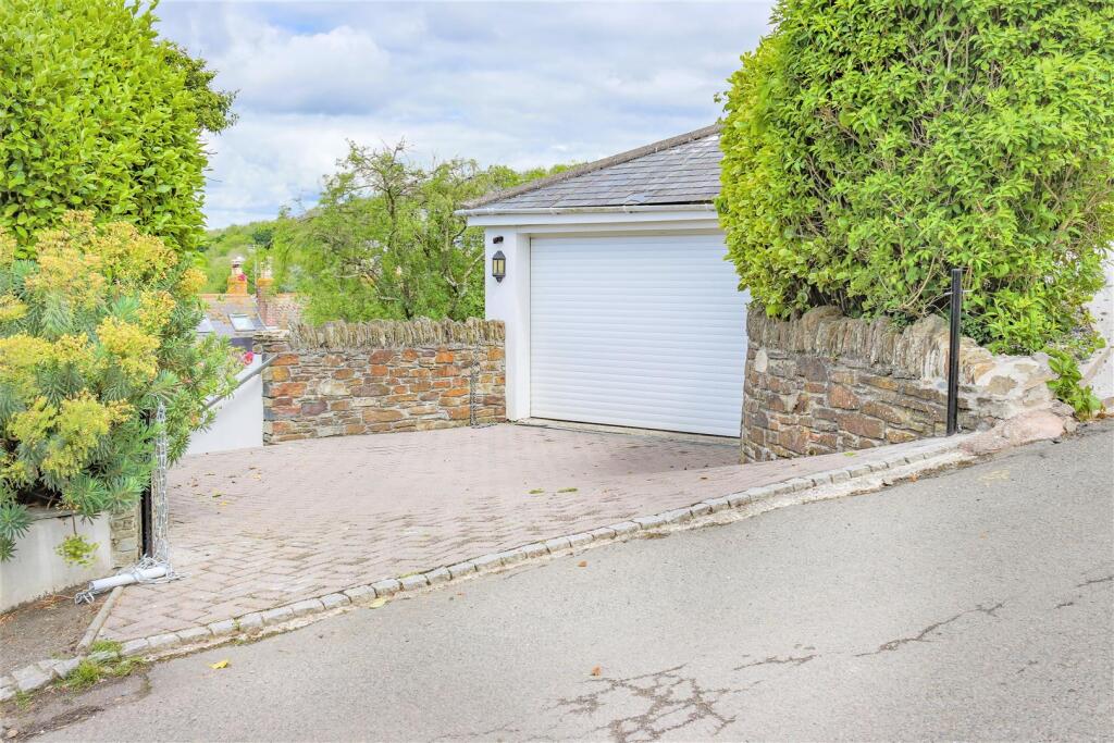 Garage and parking.jpg