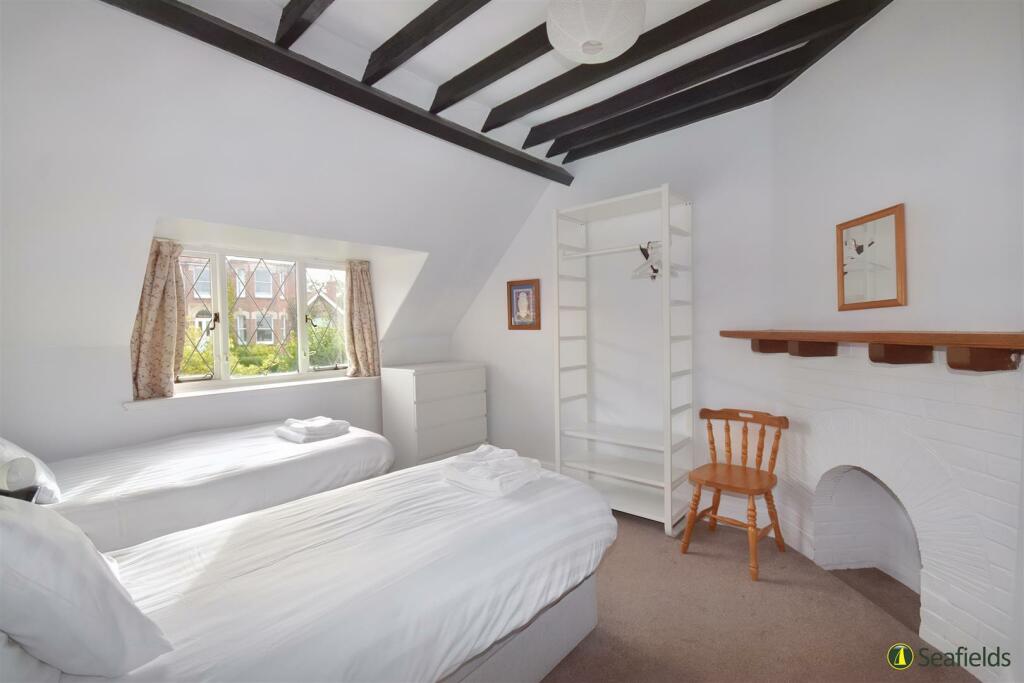 Bed 1..jpg