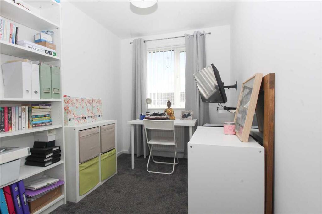 Bedroom 3 ( front )
