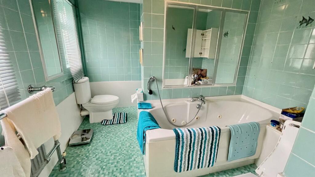 3 PIECE EN-SUITE BATHROOM