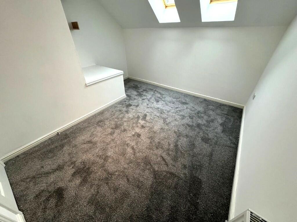 TOP FLOOR BEDROOM