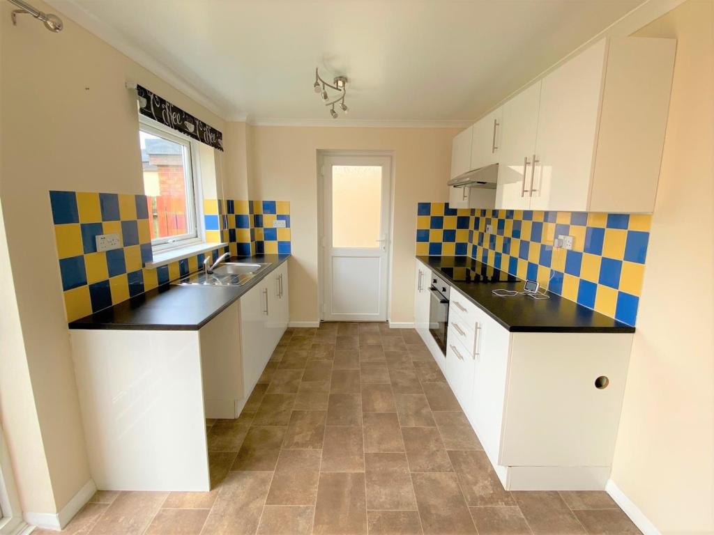 130 Kingsley Court Kitchen