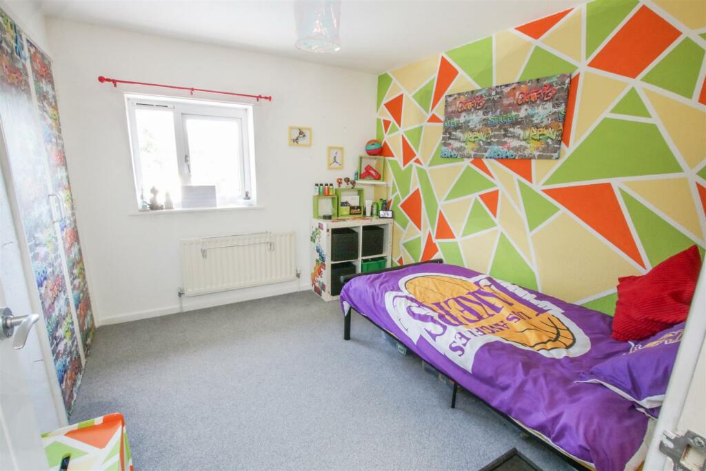 BEDROOM 2