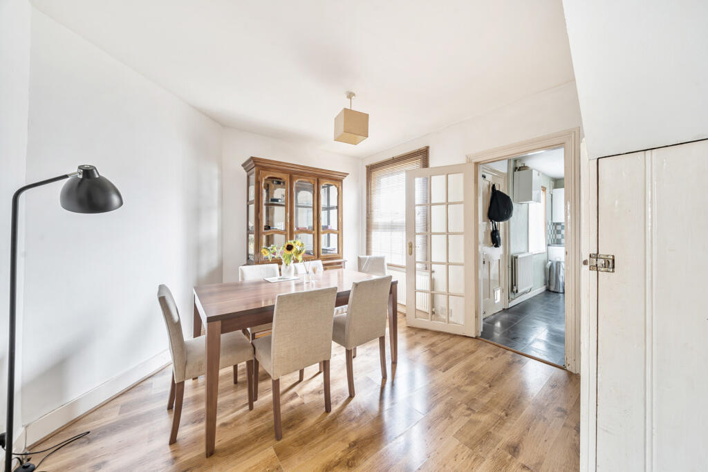 1320497-15-686e99...