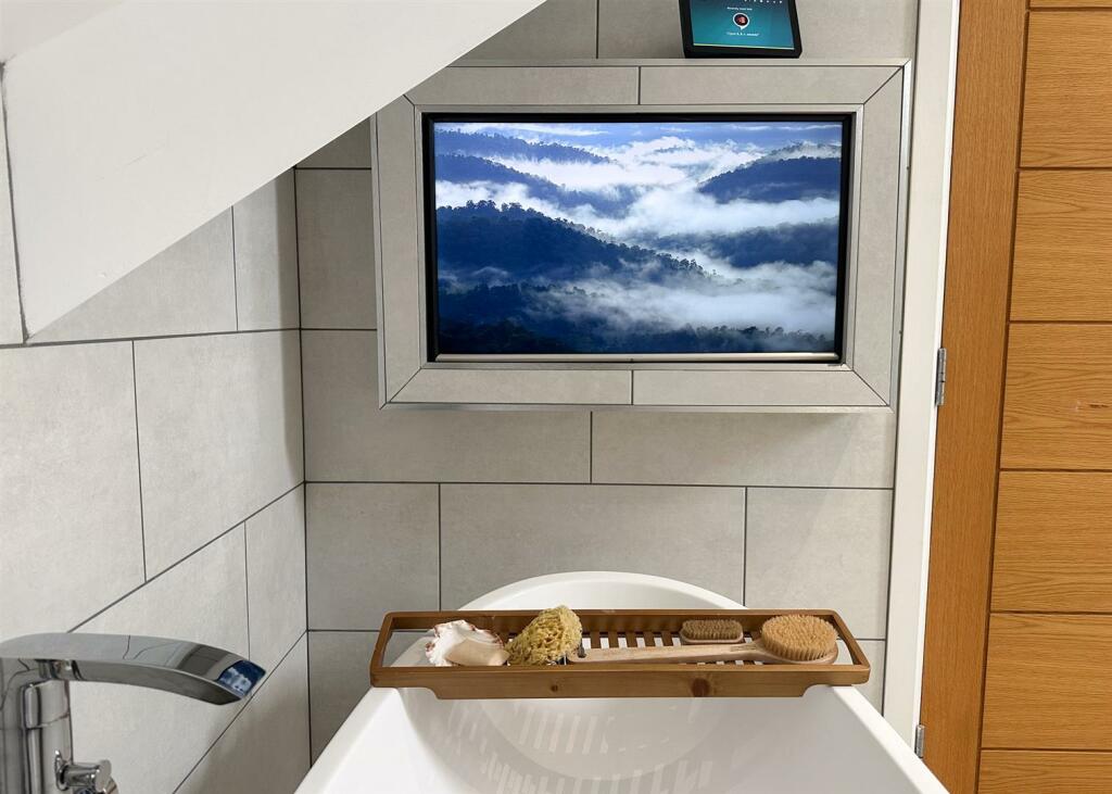 BATH TV