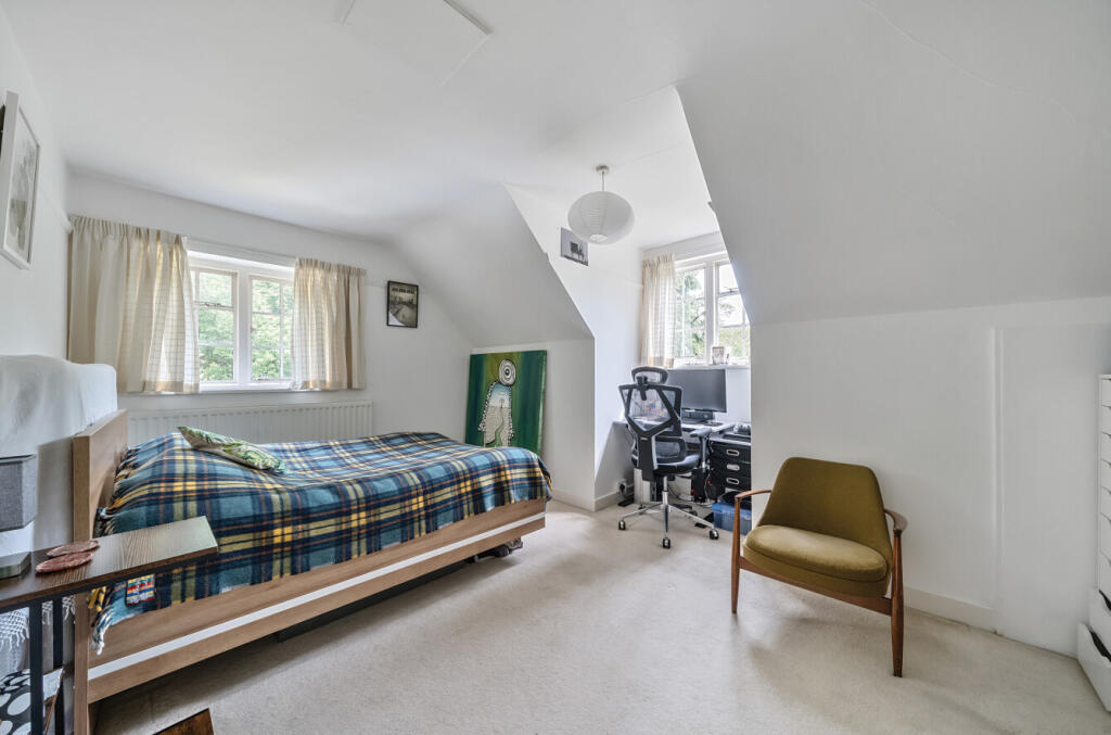 1298008-10-682e31...