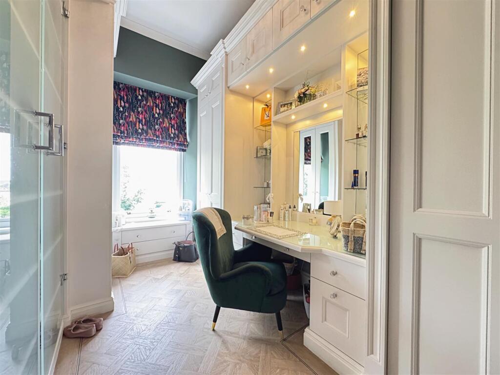 Dressing Room/Bedroom