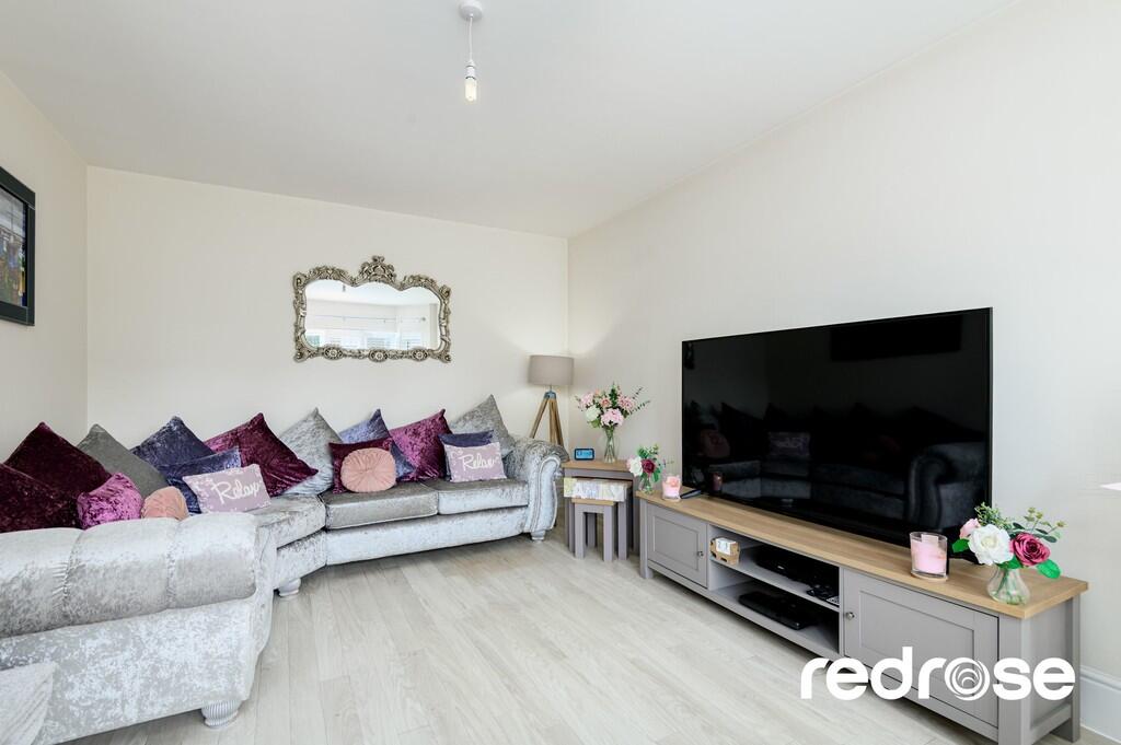 web_60 Whitley Dr...