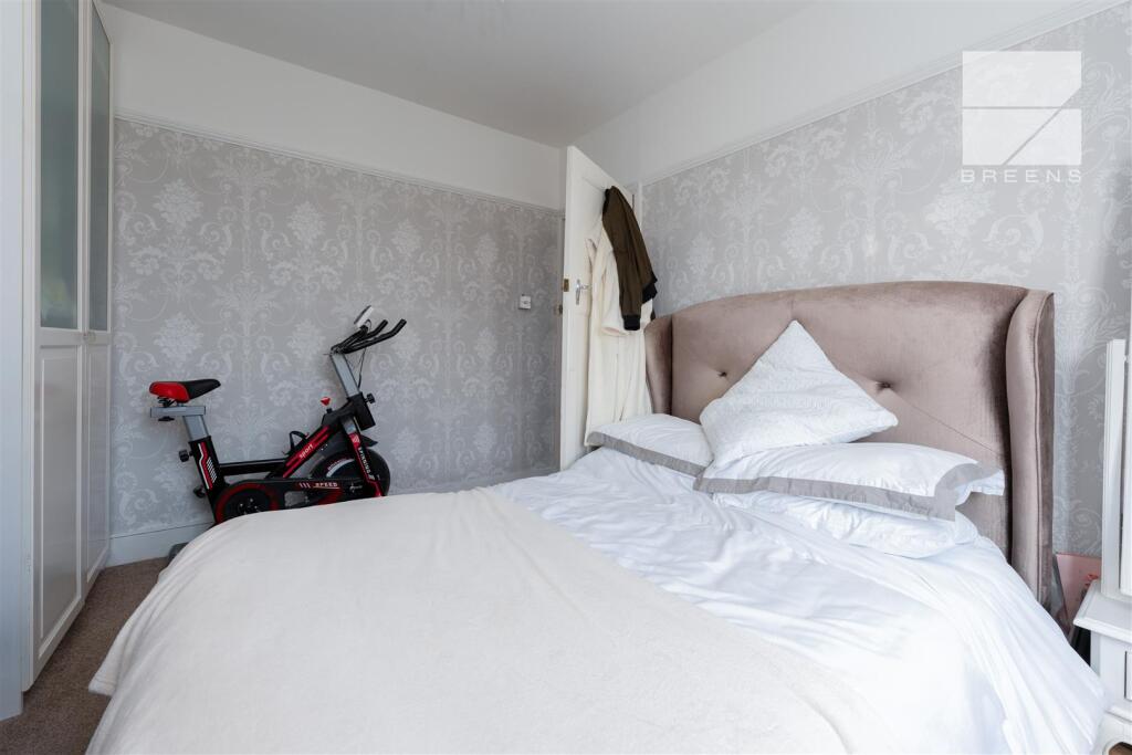 252 Hale End Road_0025.jpg