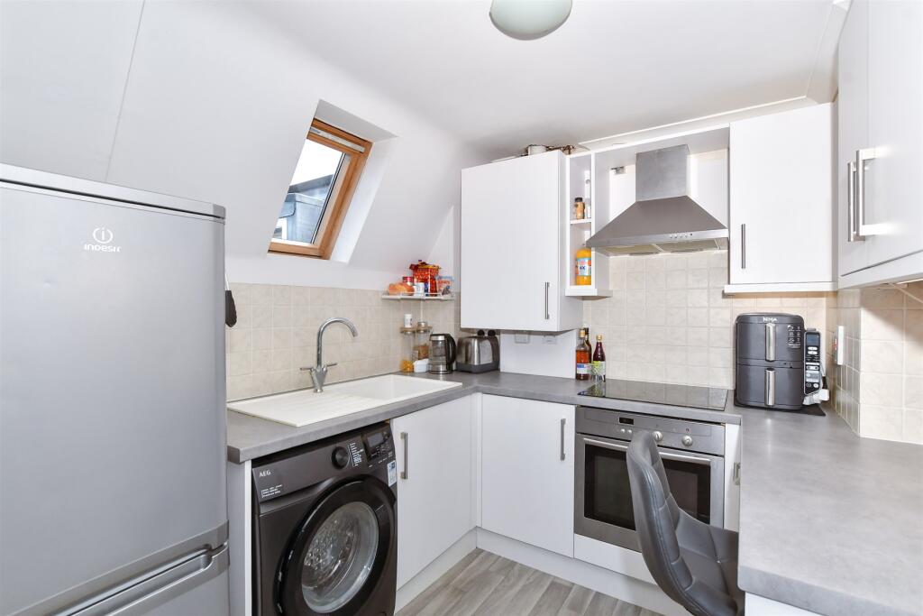 Kitchen/Lounge/ Dining Area