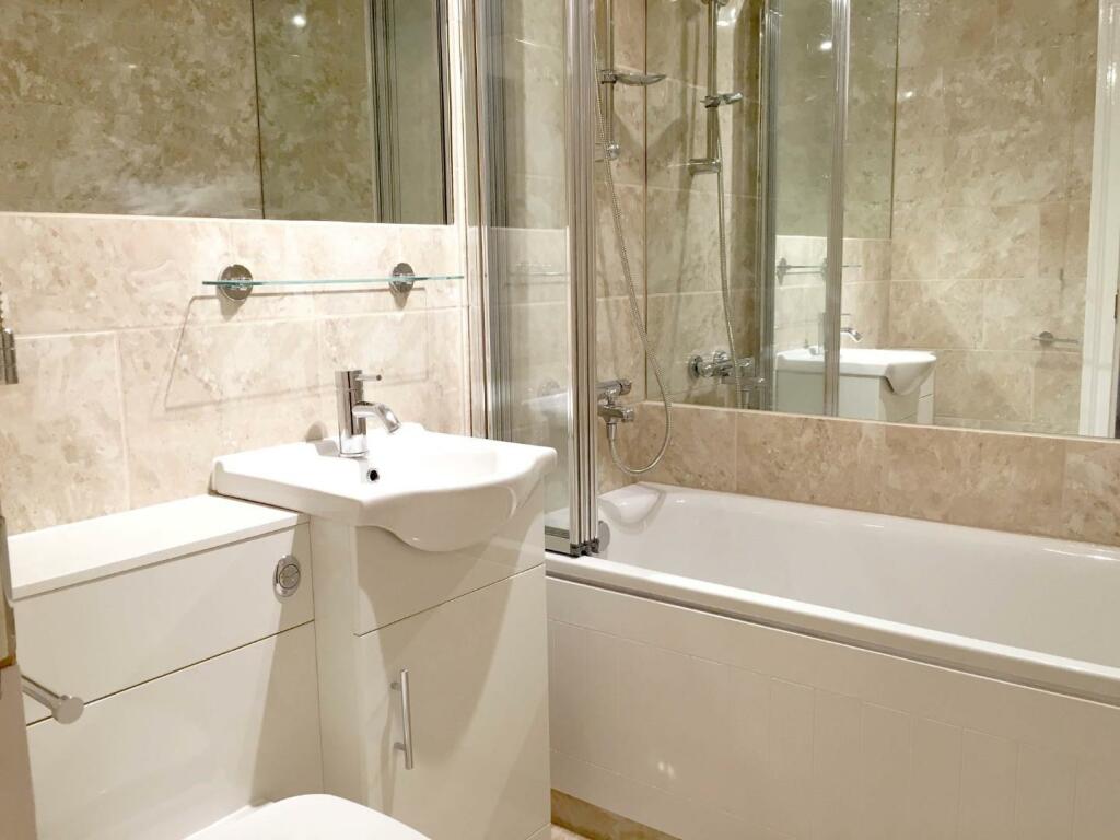 5 bathroom.jpg