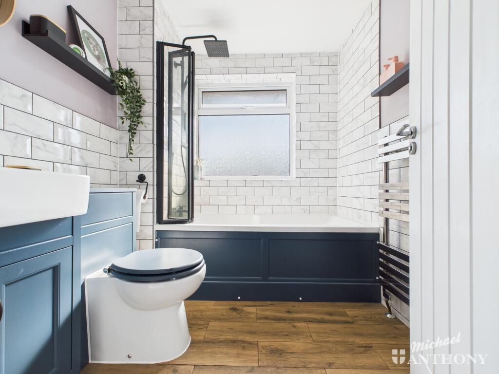 CAM02773G0-PR0270-STILL006