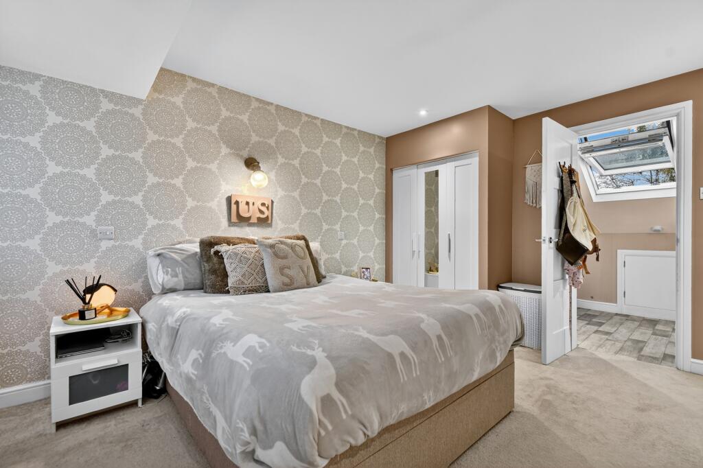 Bedroom 1 (2)