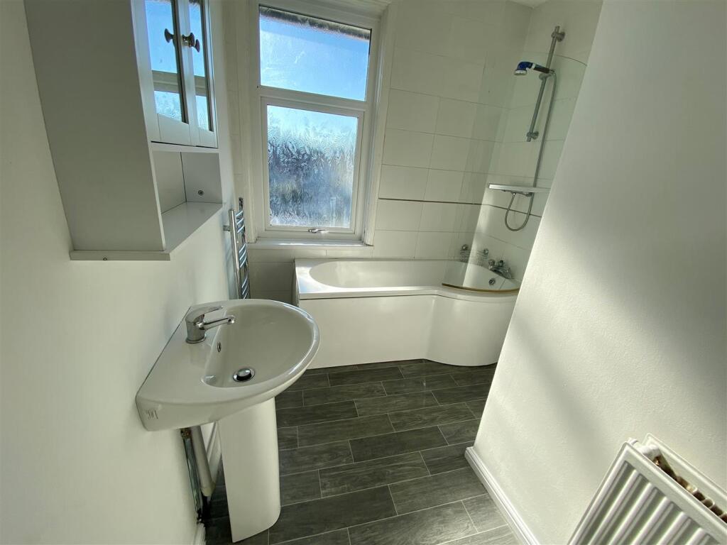 3 west road bathroom.jpg