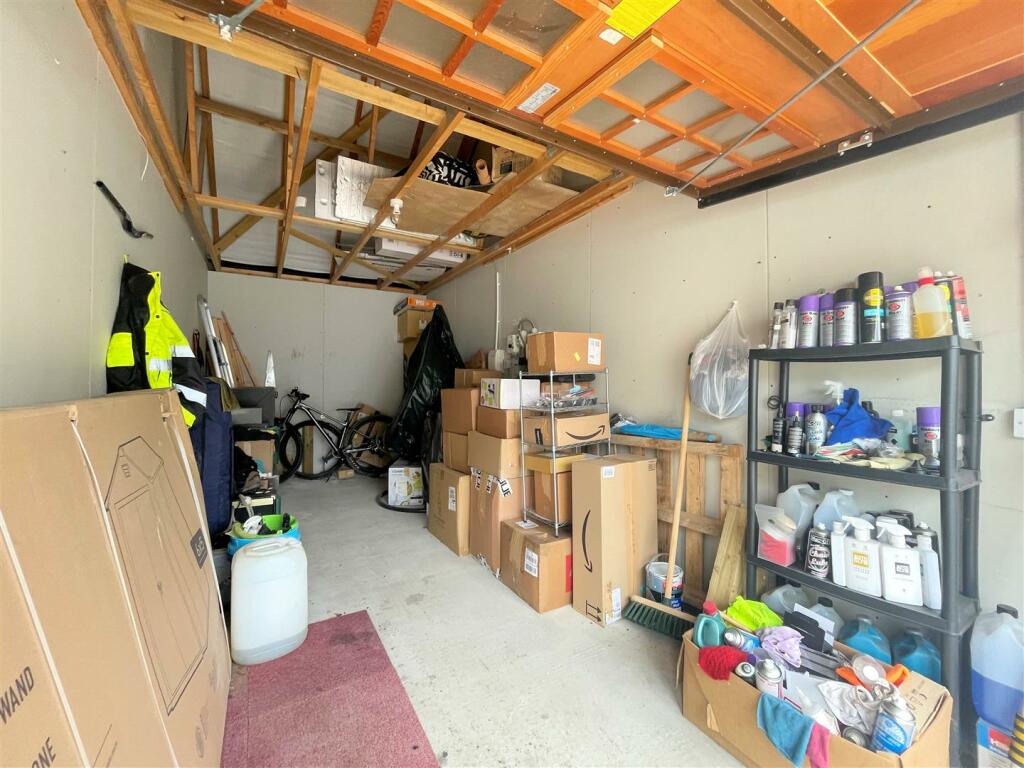 Garage.jpg