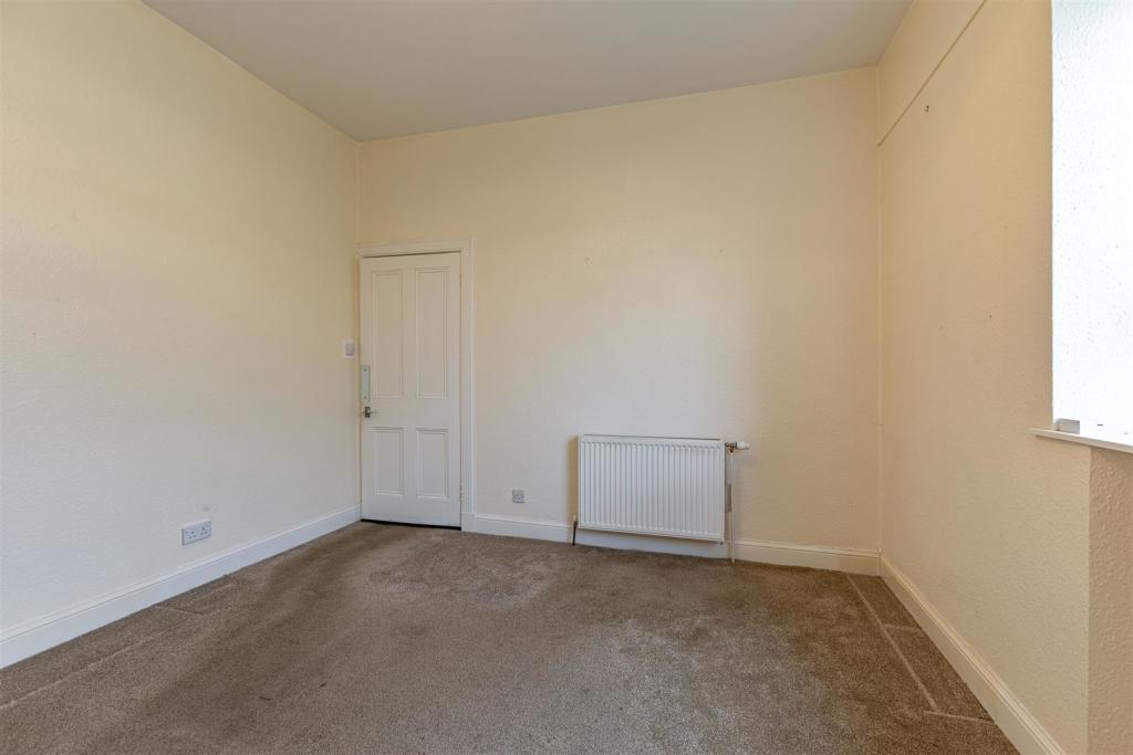20 Forest Road Selkirk 16.JPG