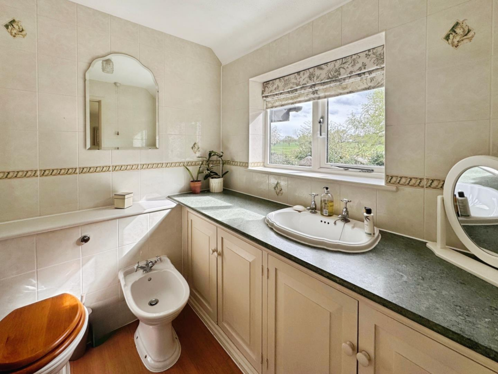 Bedroom One En-Suite.png