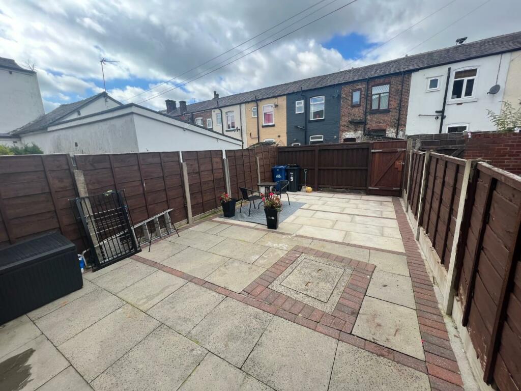 Outside - Patio Garden