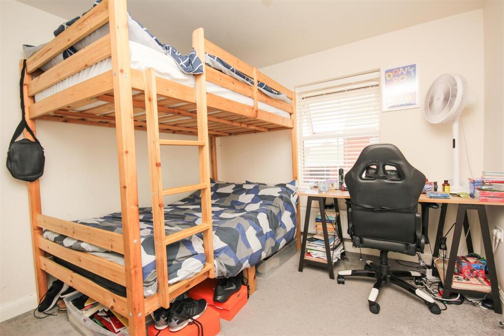 bed 2.JPG