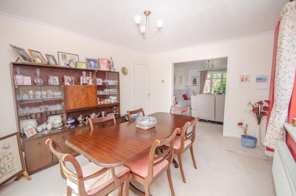 Dining area pic 2.jpg