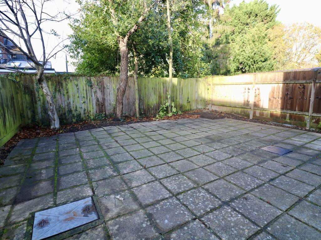 Rear patio garden