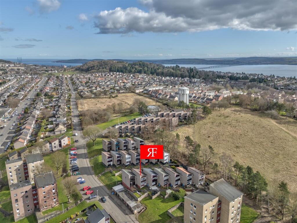 32 Tweed Crescent Dundee-2.JPG