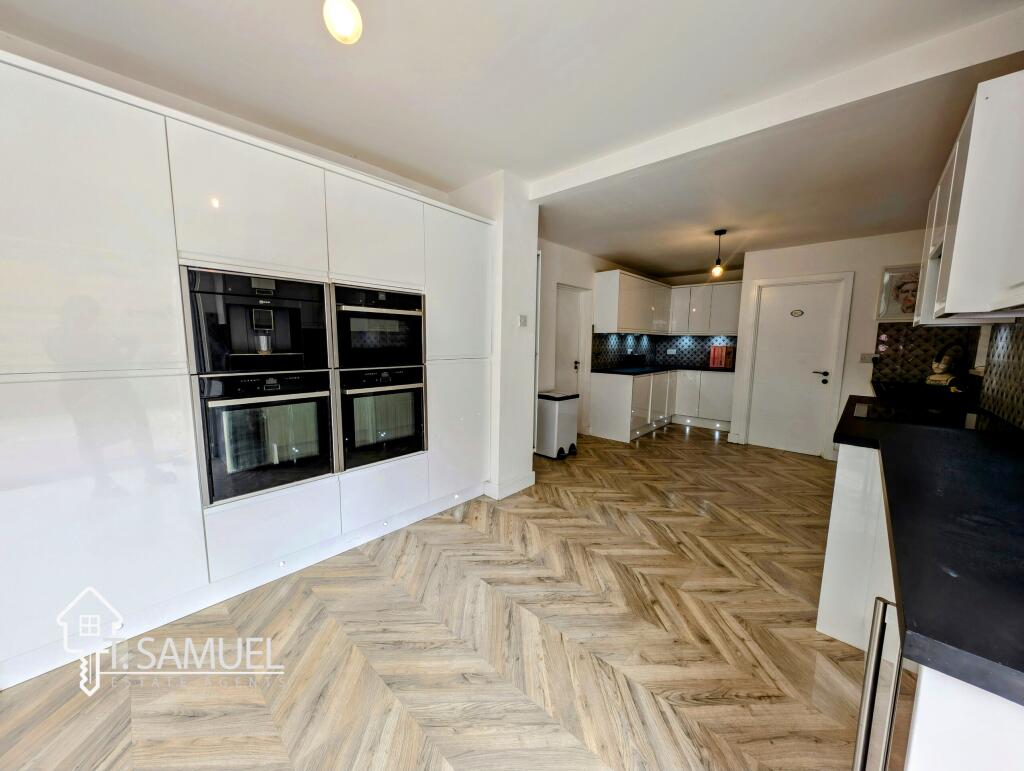 Kitchen diner