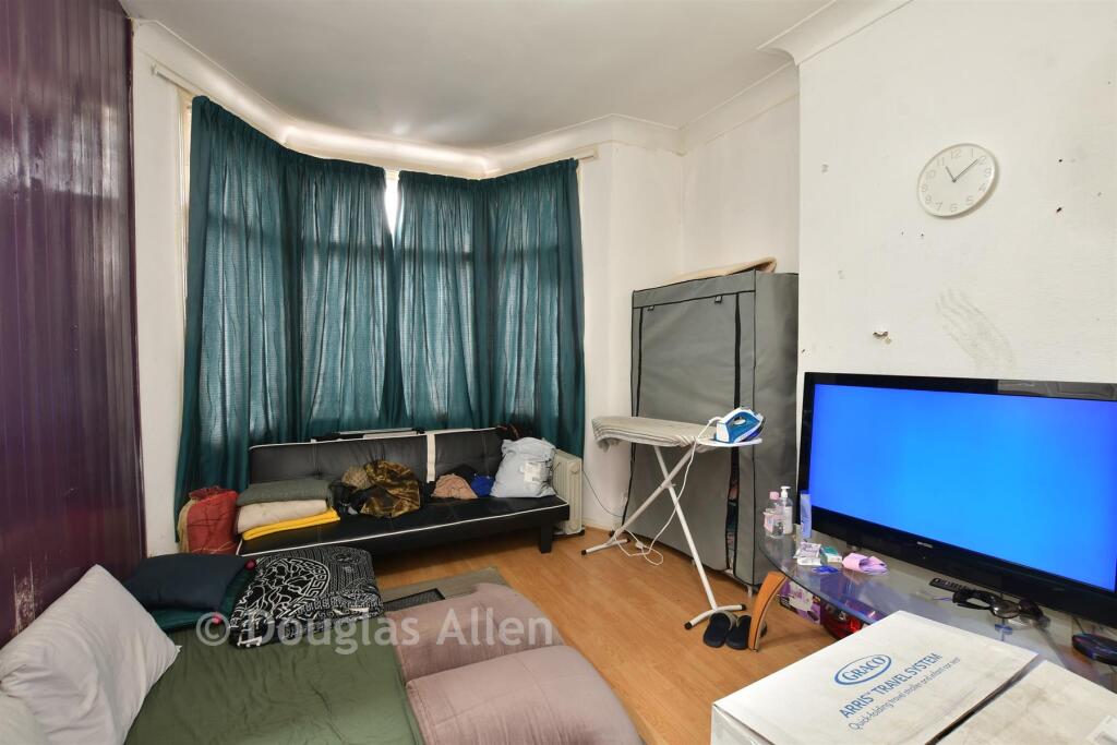 Living Room/Kitchen
