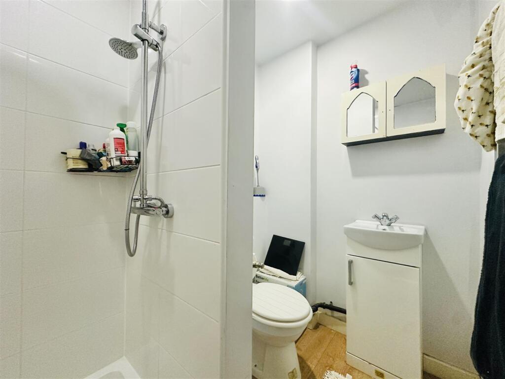 DOWNSTAIRS BATHROOM