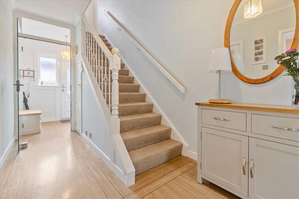 Entrance Hallway (2)