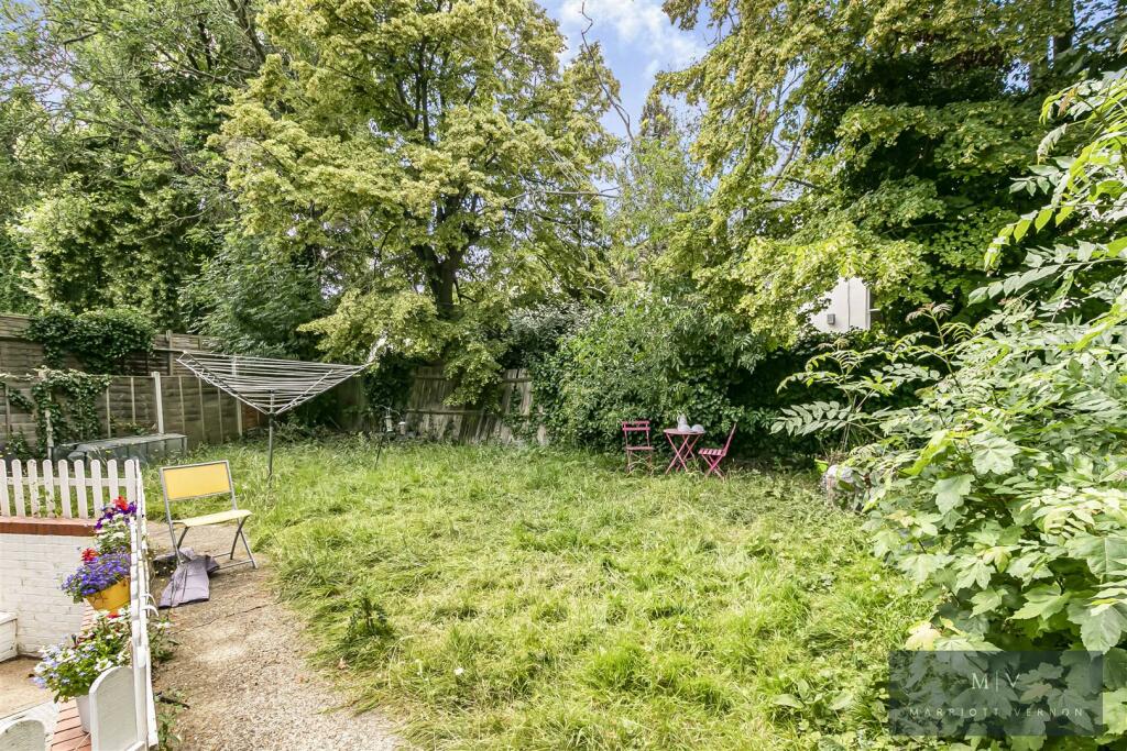 Birdhurst Rise Marriott-8.jpg