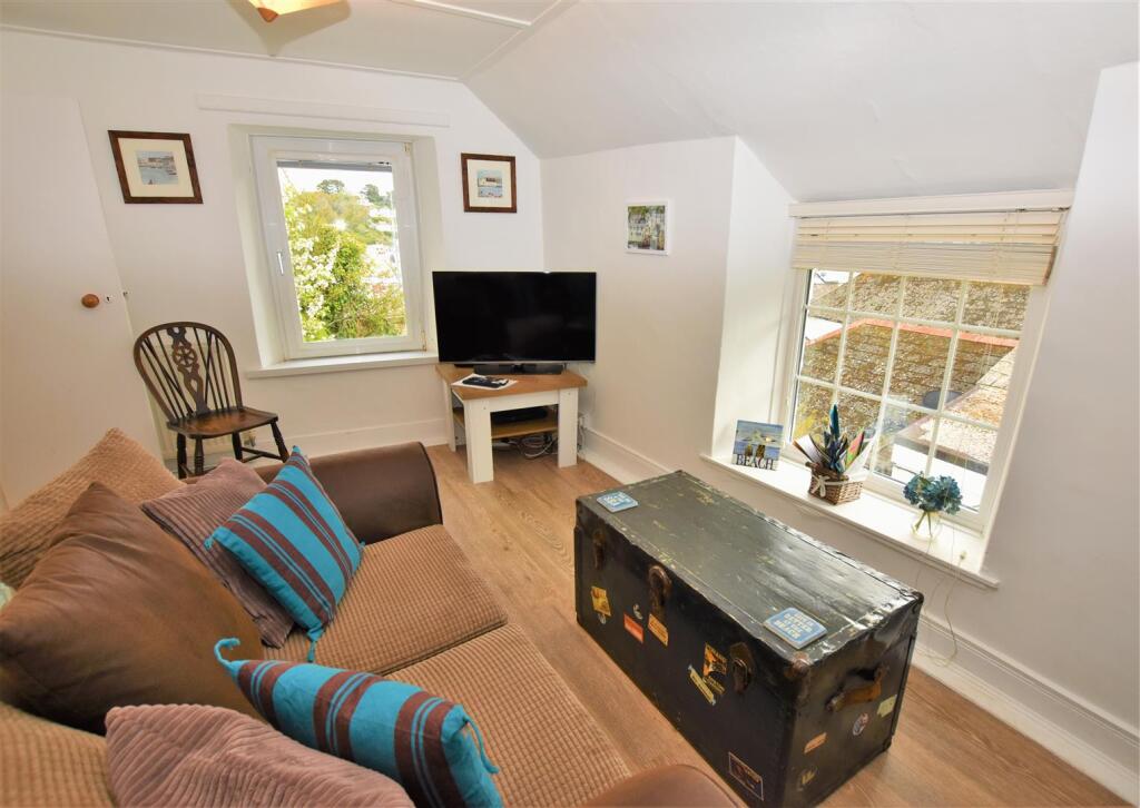 Living Room 2.JPG