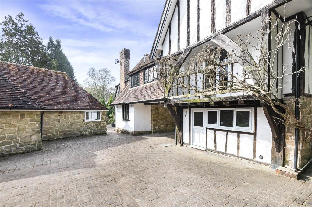 Tudor Manor