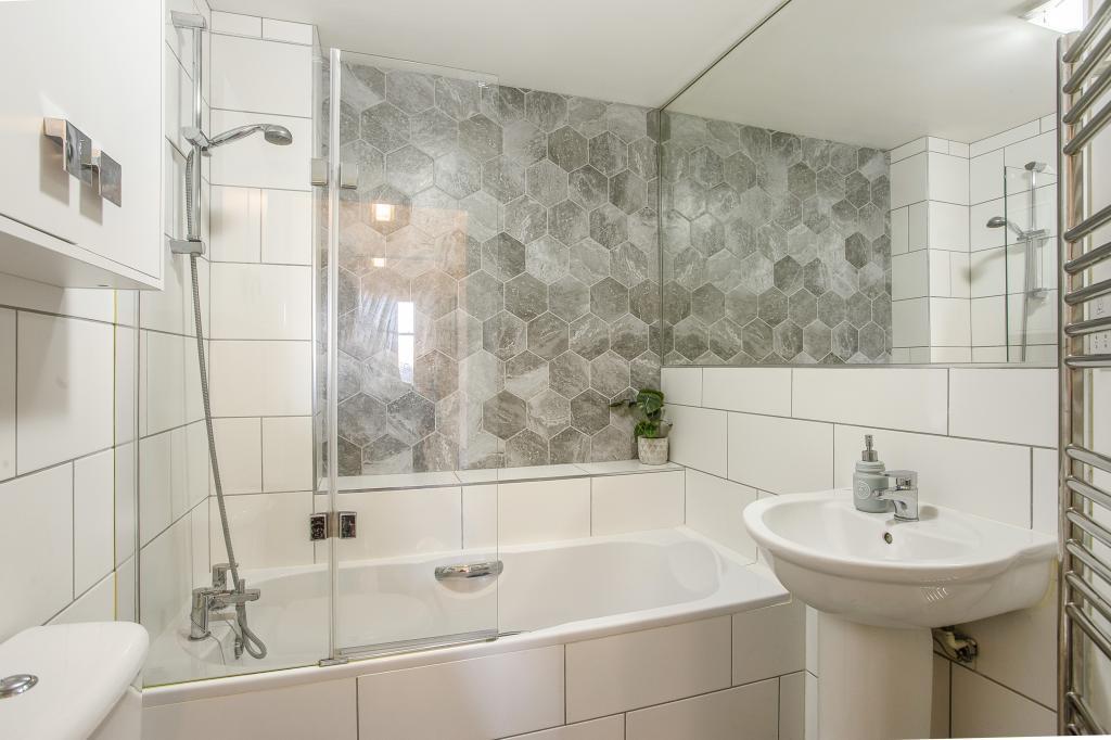 Flat 10 312771  (16).jpg