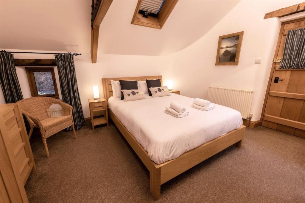 38 annexe bedroom.jpg