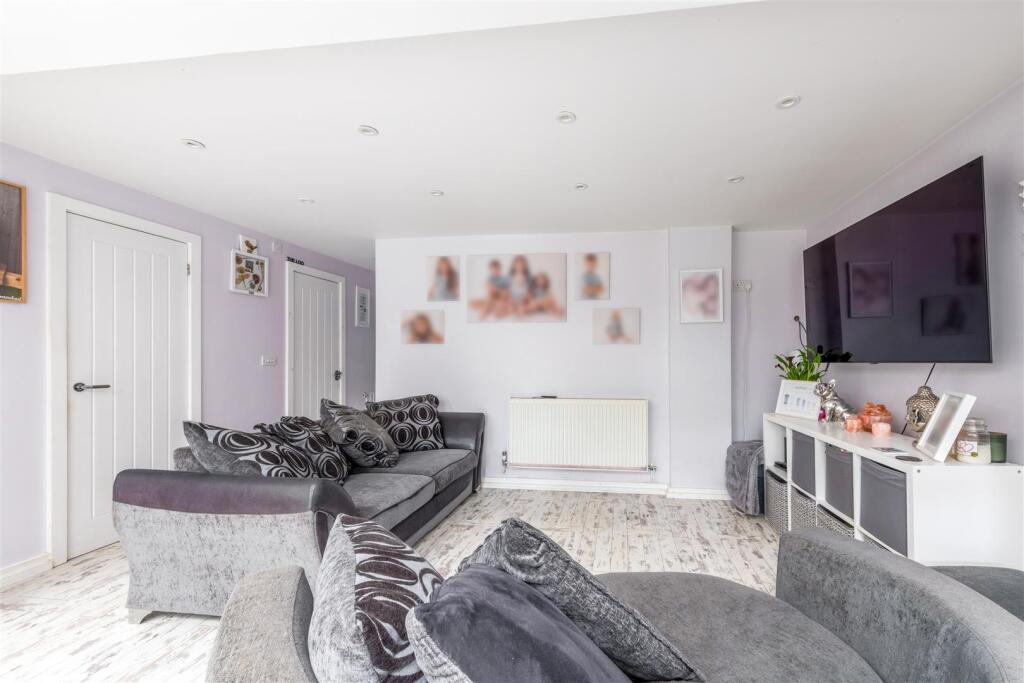 14 Upper Kingston Lane-9.jpg