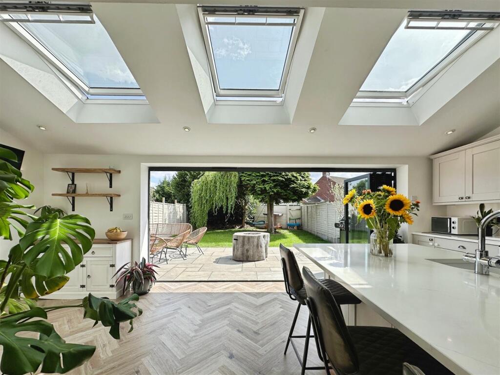 6432c438--42D4-A46A-2C9A7E65691D-61268-000013E8A7C