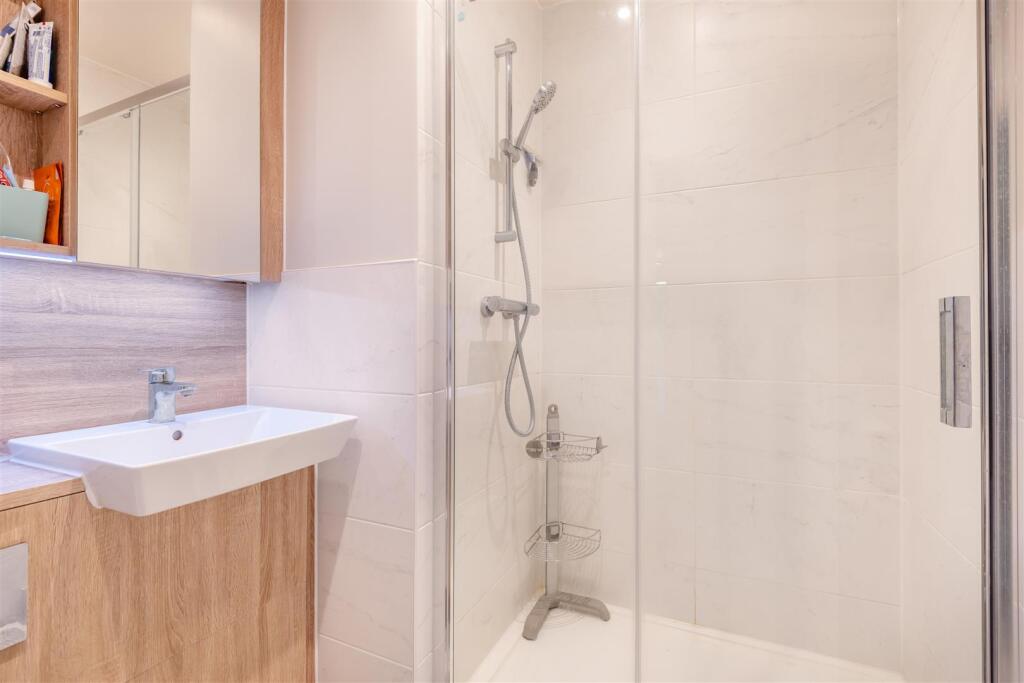 8665383-interior12.jpg