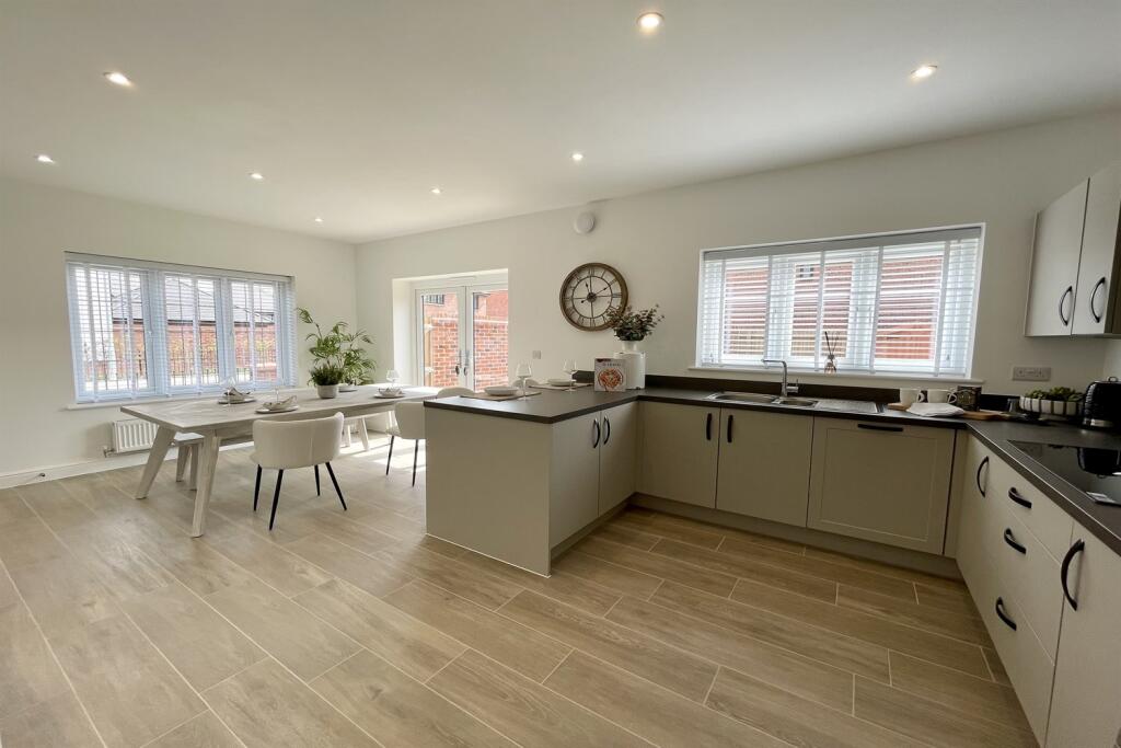 Open-Plan Dining Kit