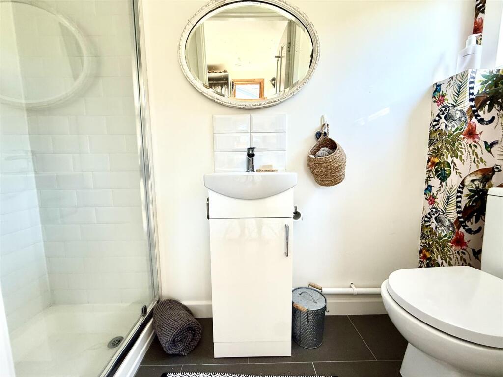 Upstairs ensuite.jpg