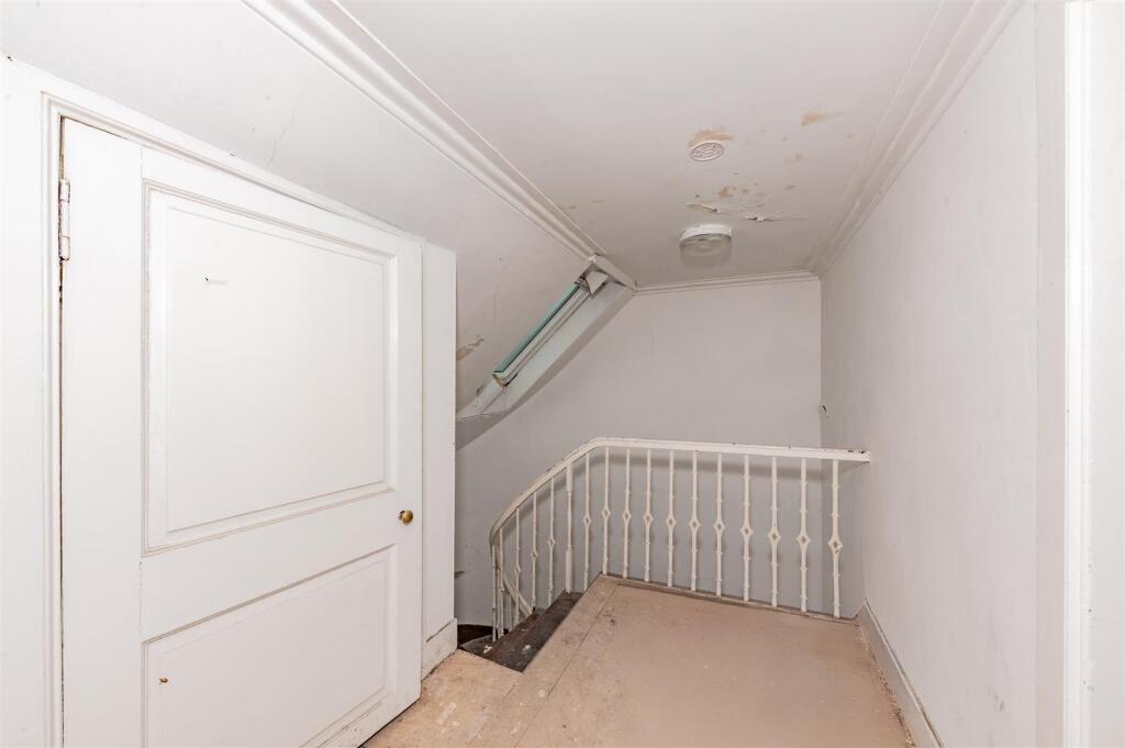 202B High Street Montrose-12.JPG