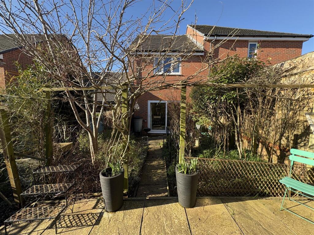 Rear Garden 2.jpg