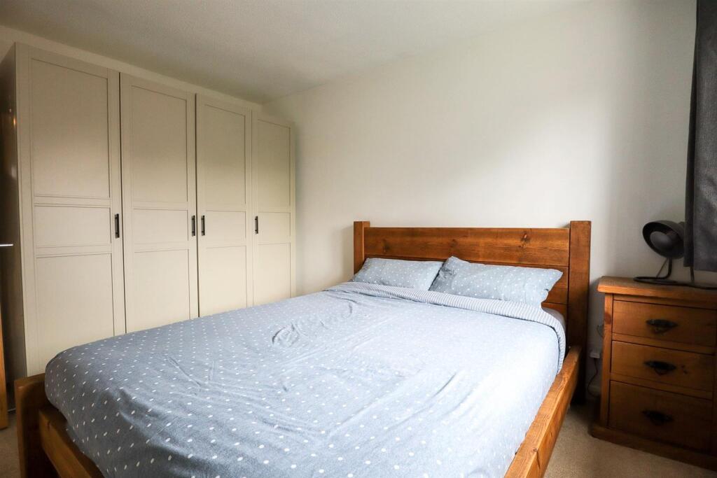 Bedroom 1 (2).jpg